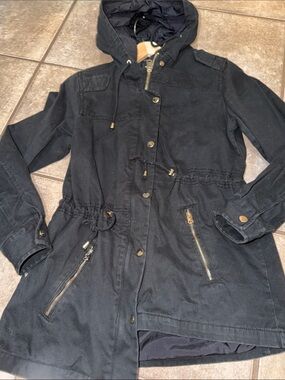Women's Hooded Utility Anorak Jacket in Black